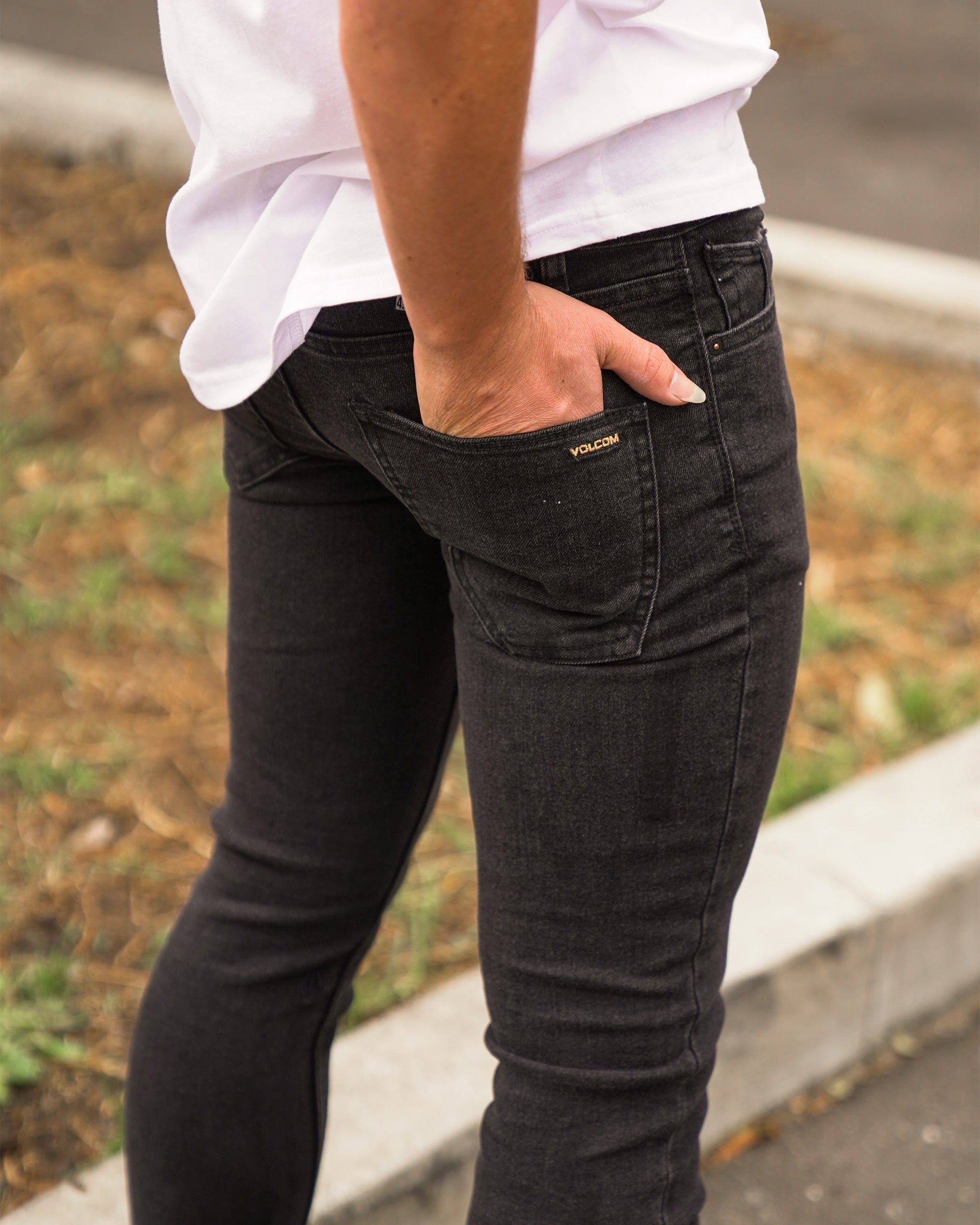 2X4 Skinny Fit Jeans – Volcom