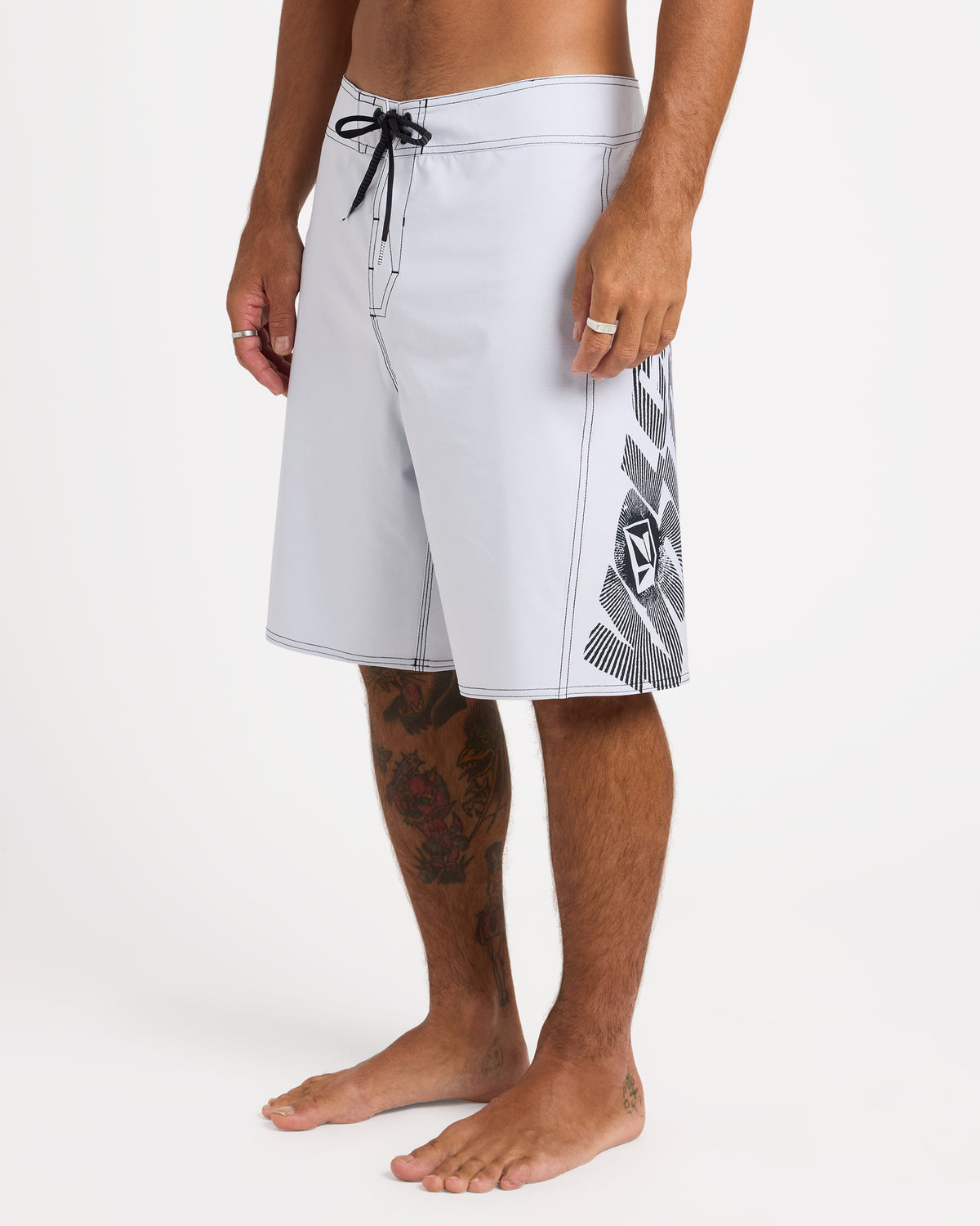 ucybs03001_volcom_wht_sd1