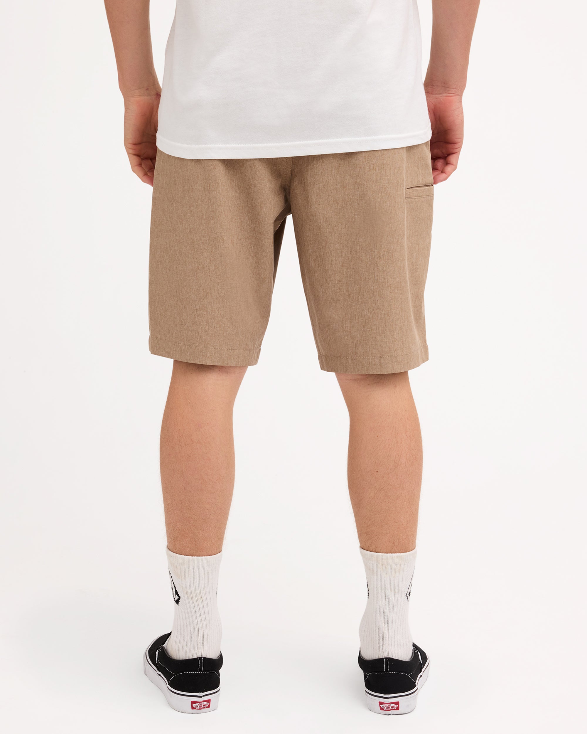 ucyhy03003_volcom_kha_bck1
