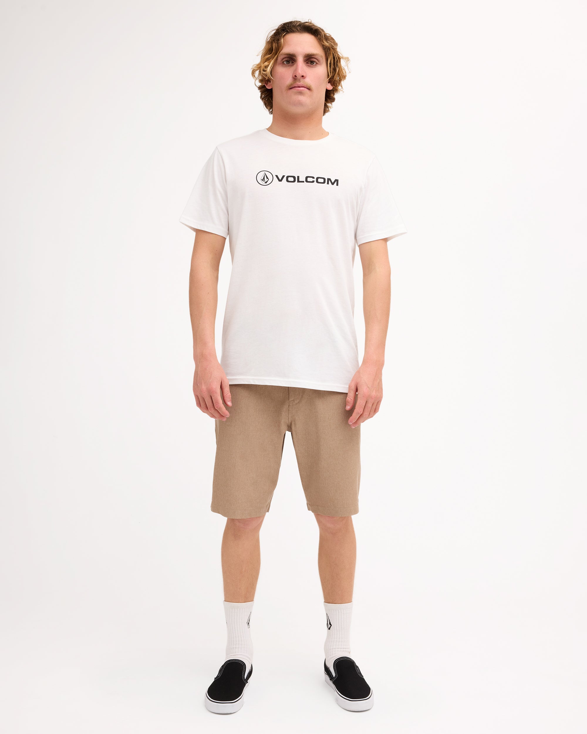 ucyhy03003_volcom_kha_frt9