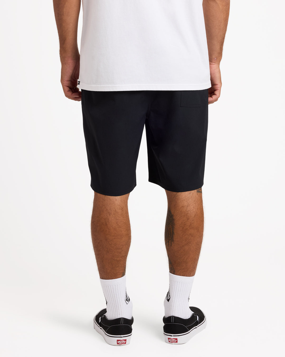 ucyhy03005_volcom_blk_bck1