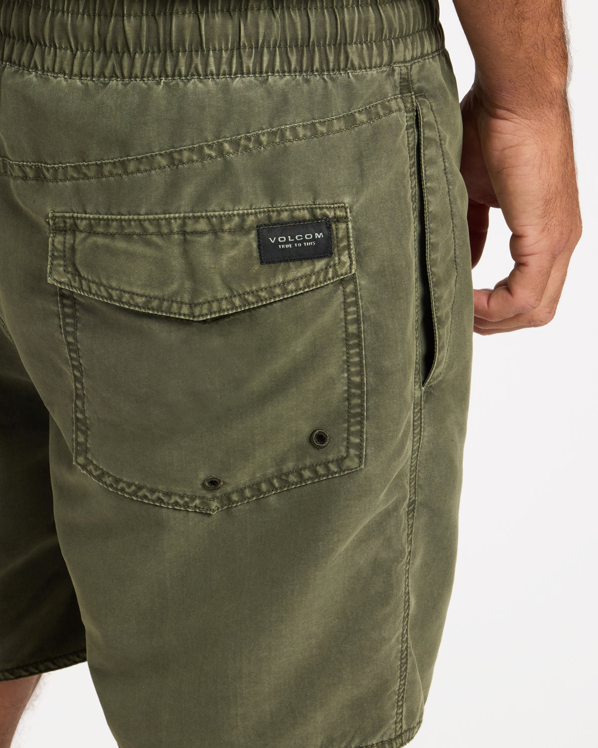Mens Center 17" Volley Shorts