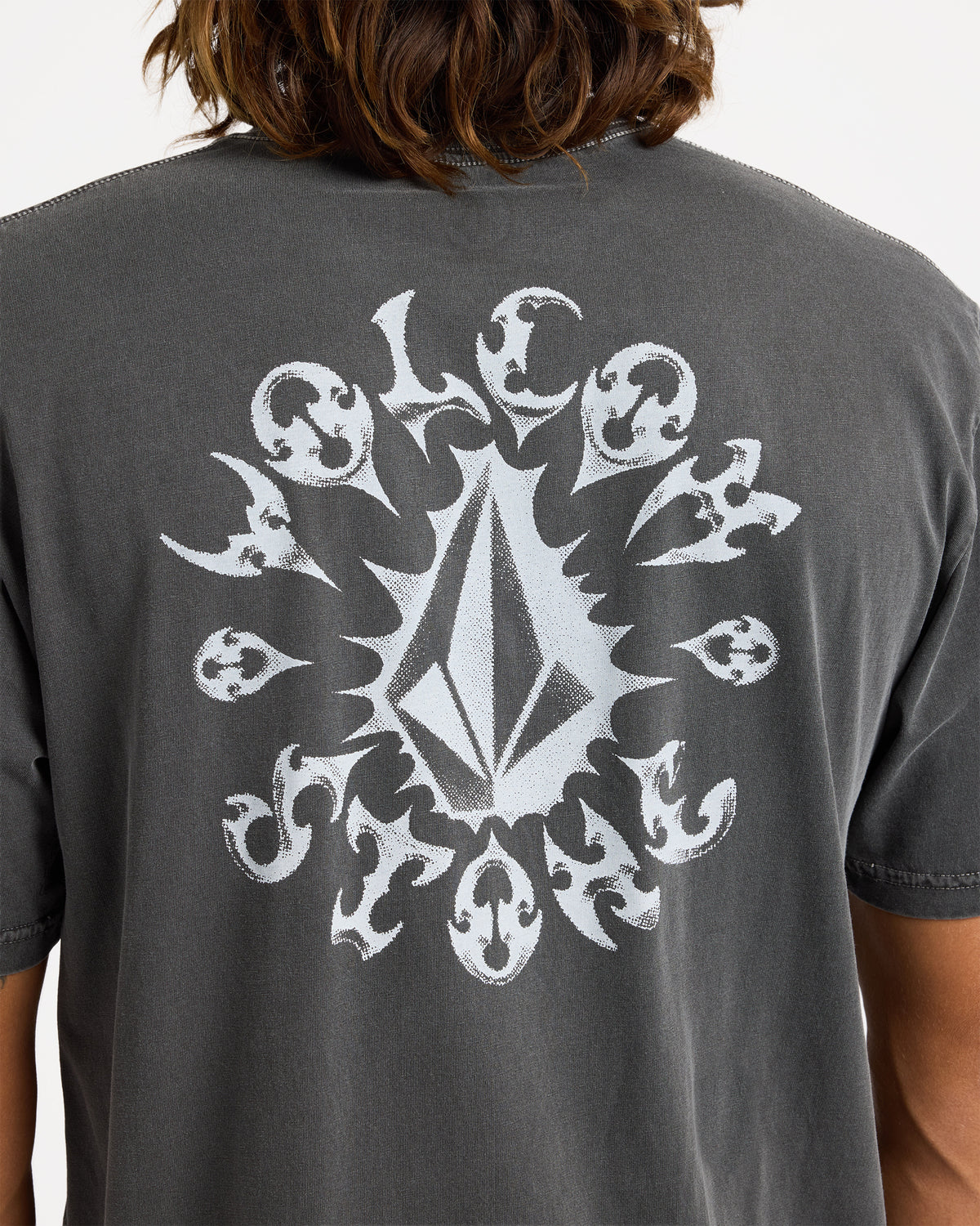 ucyzt03039_volcom_blk_dtl1
