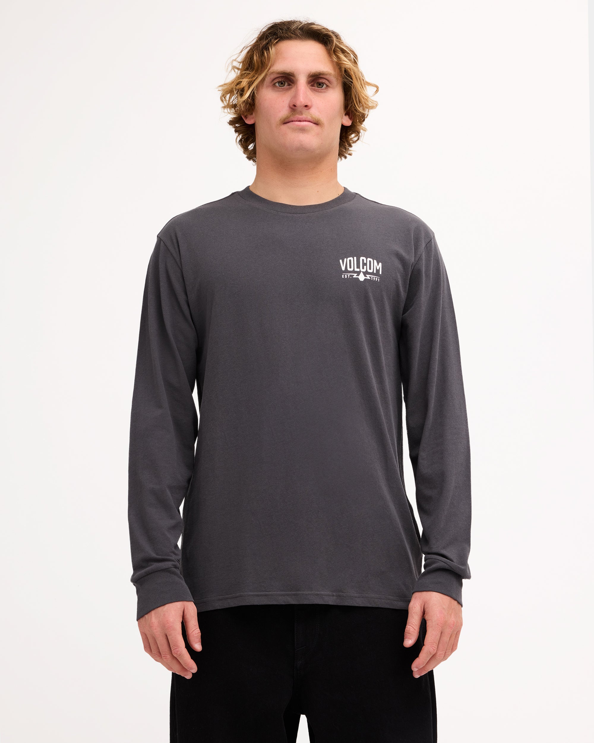 ucyzt03052_volcom_asb_frt1