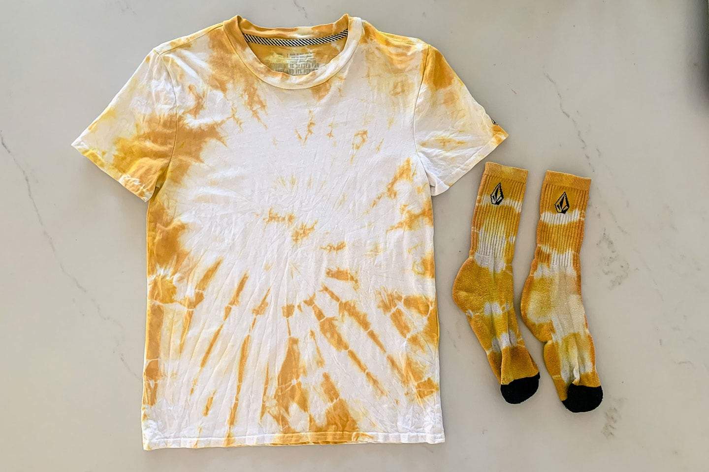 How To: Natural Tie-Dye Tutorial