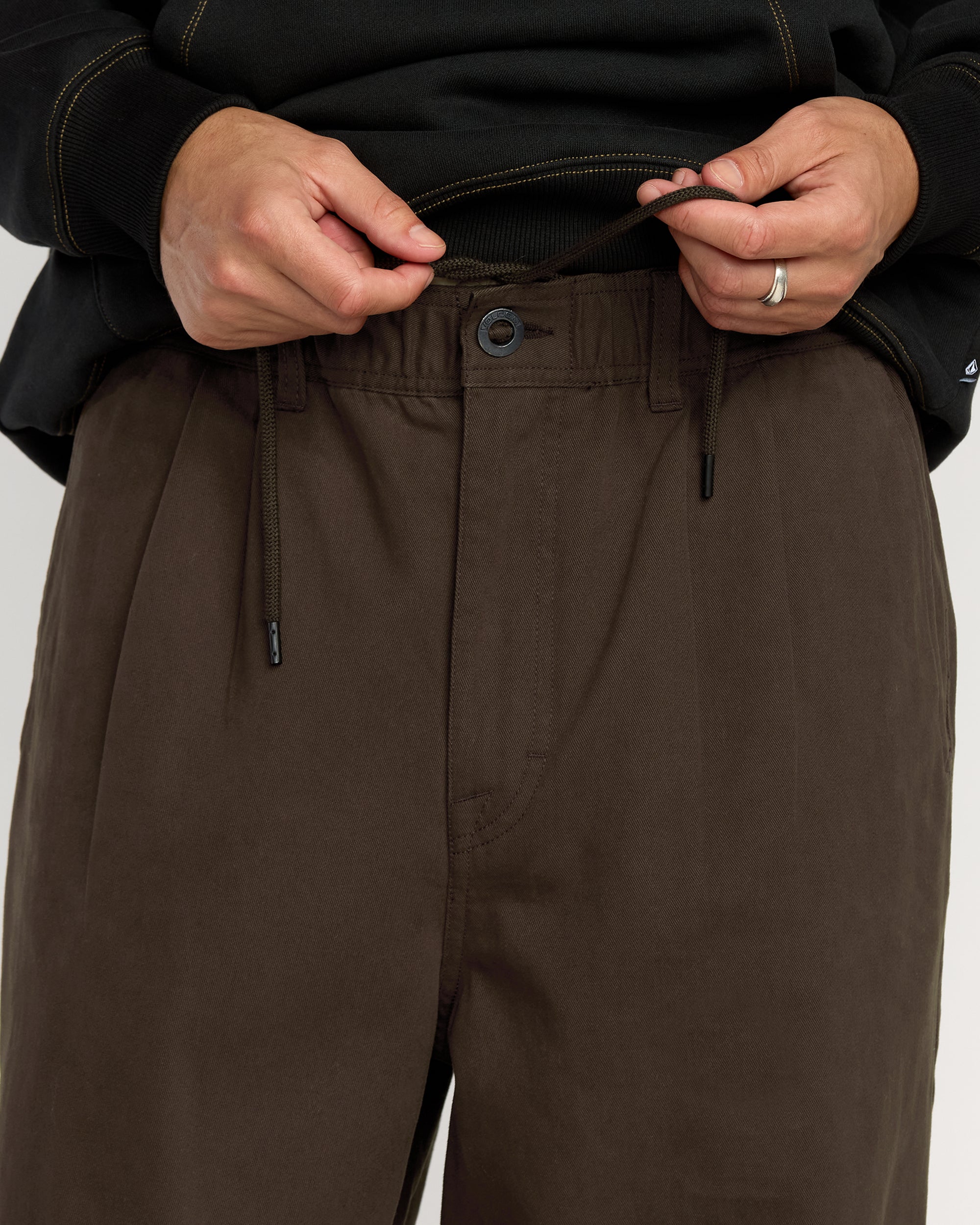 Chillow Pleat Elastic Waist Pant