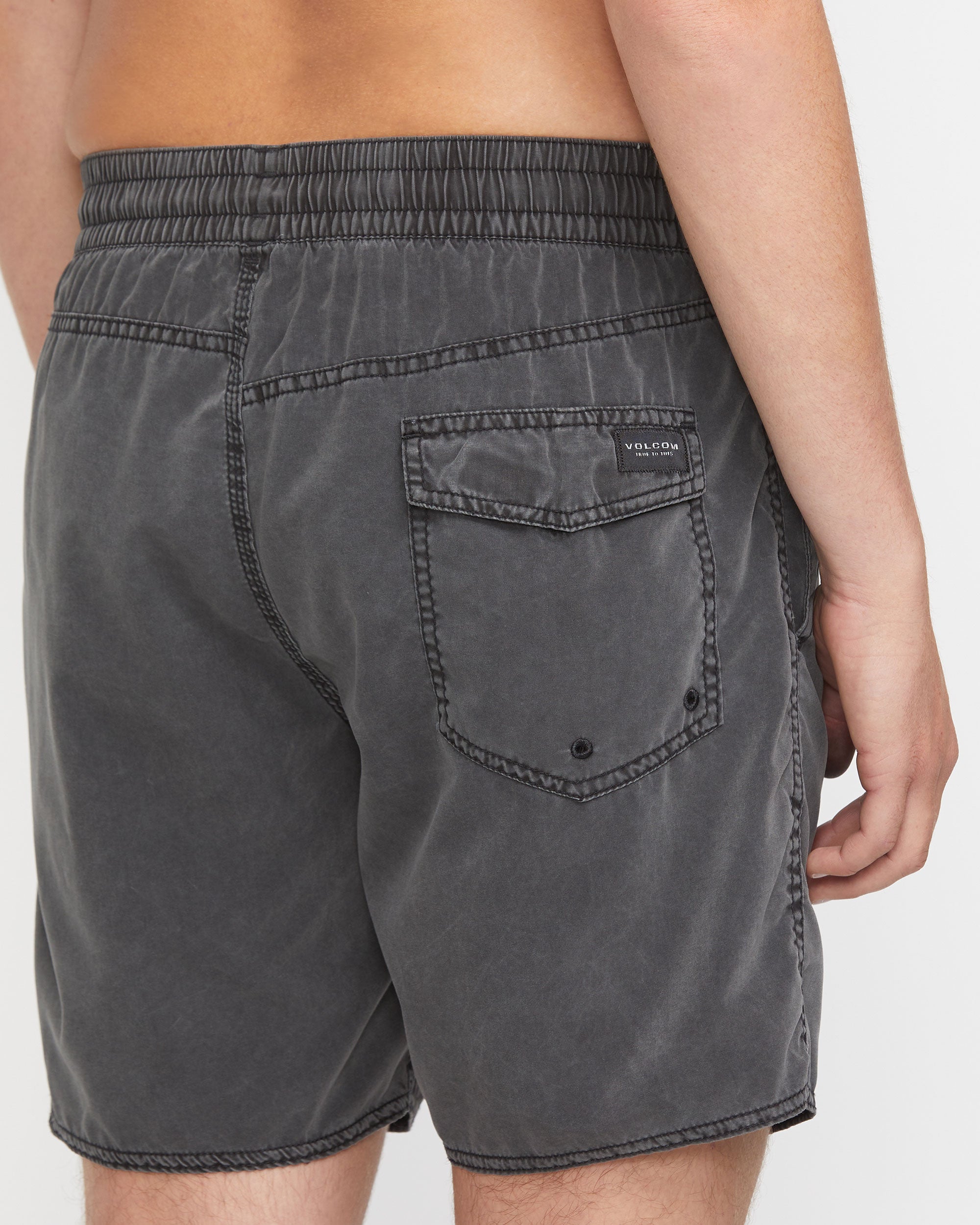 Center Trunk 17"