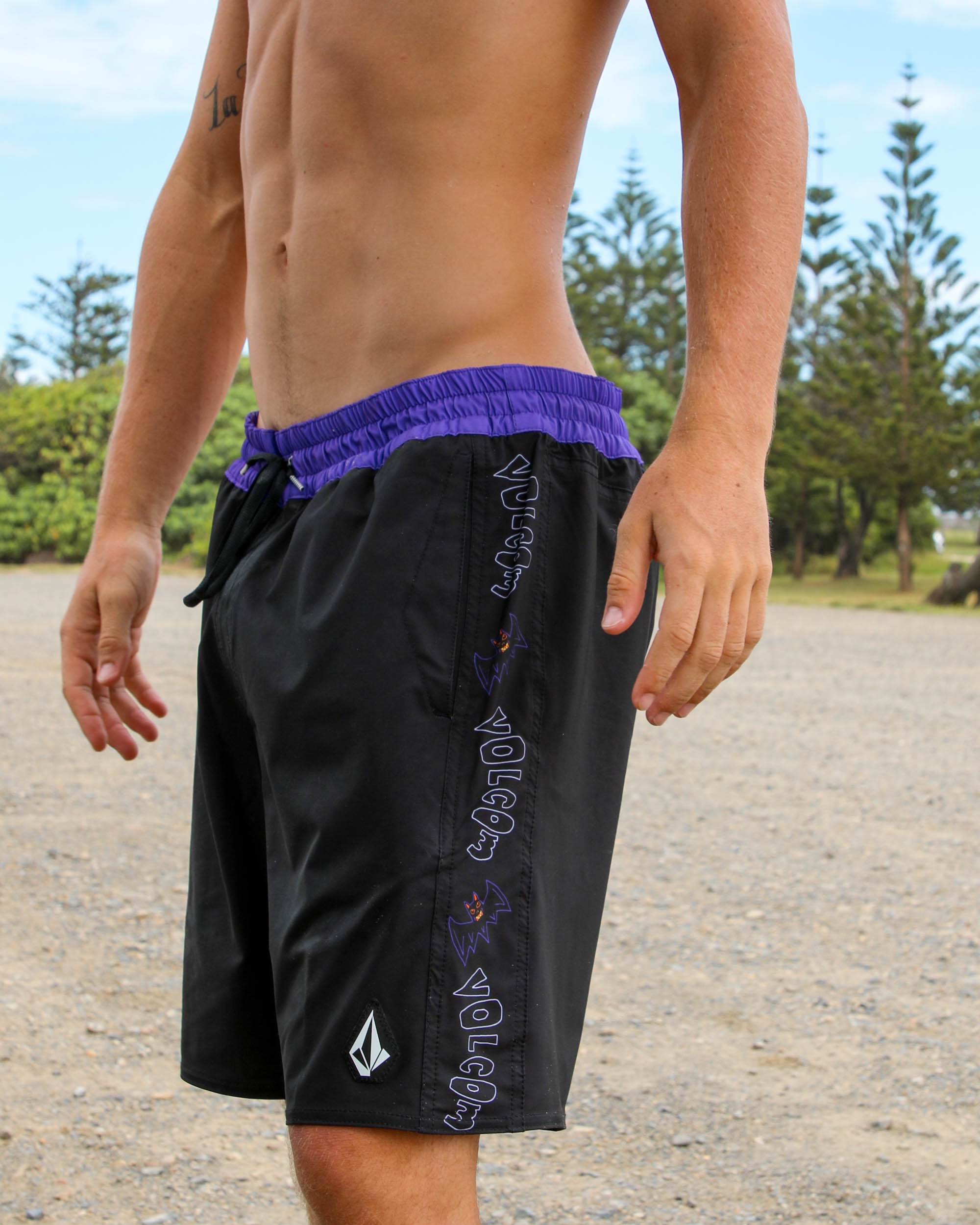 Featured Artist Ozzy Trunk 21"