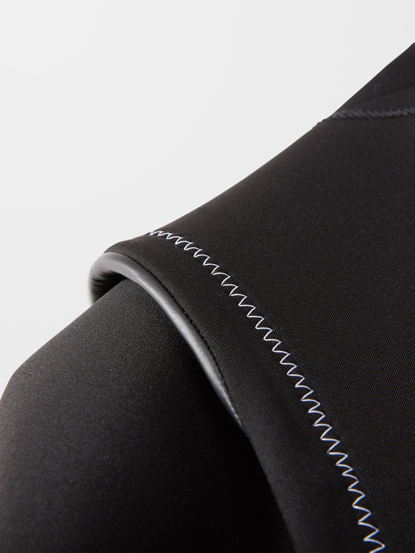 Modulator 2/2MM Short Arm Chest Zip Wetsuit