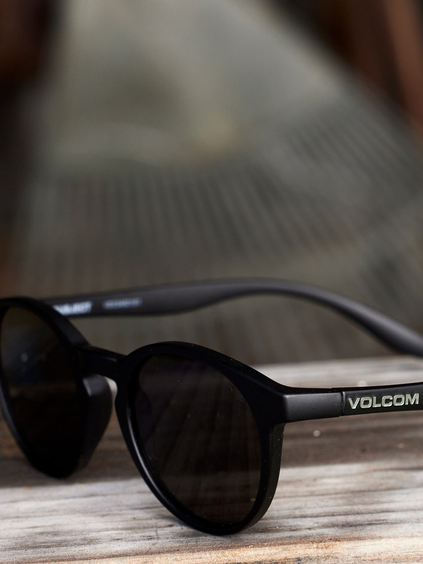 Subject Sunglasses - Matte Black / Grey
