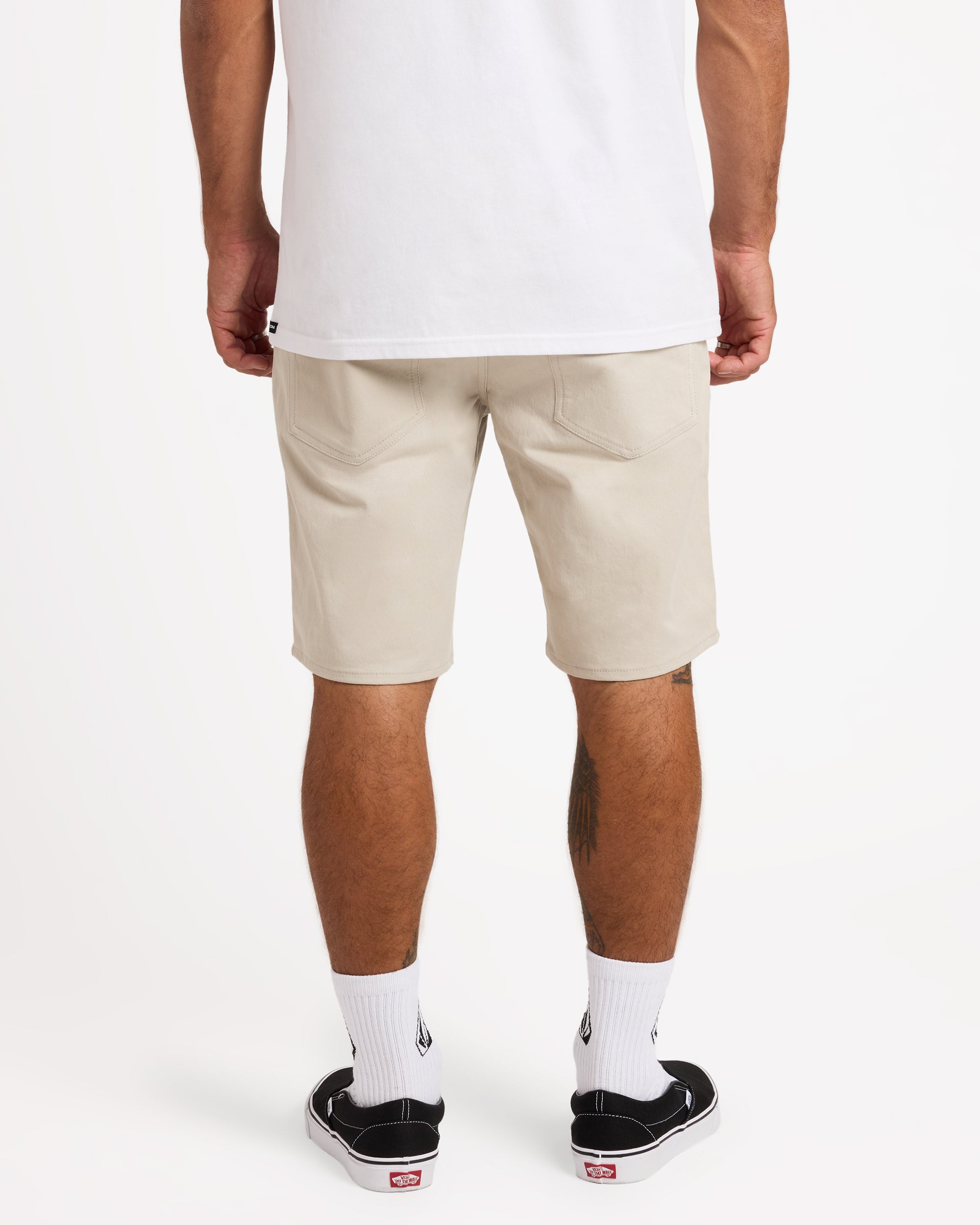 a0932401_volcom_stn_bck1