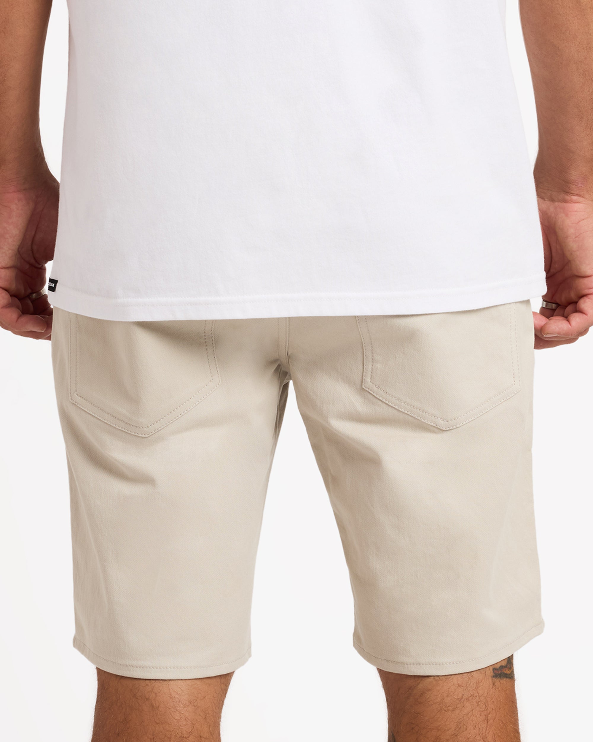 a0932401_volcom_stn_bck6