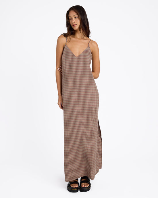 ucjwd03001_volcom_eth_frt1