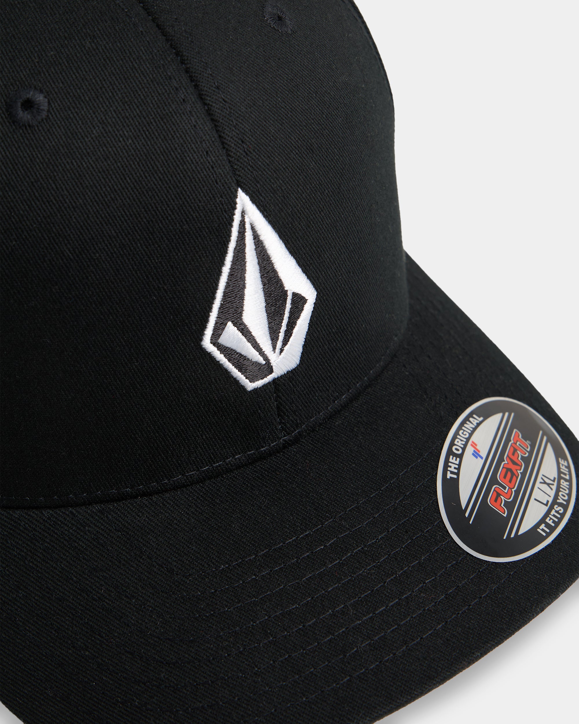 ucmha03001_volcom_blk_dtl1