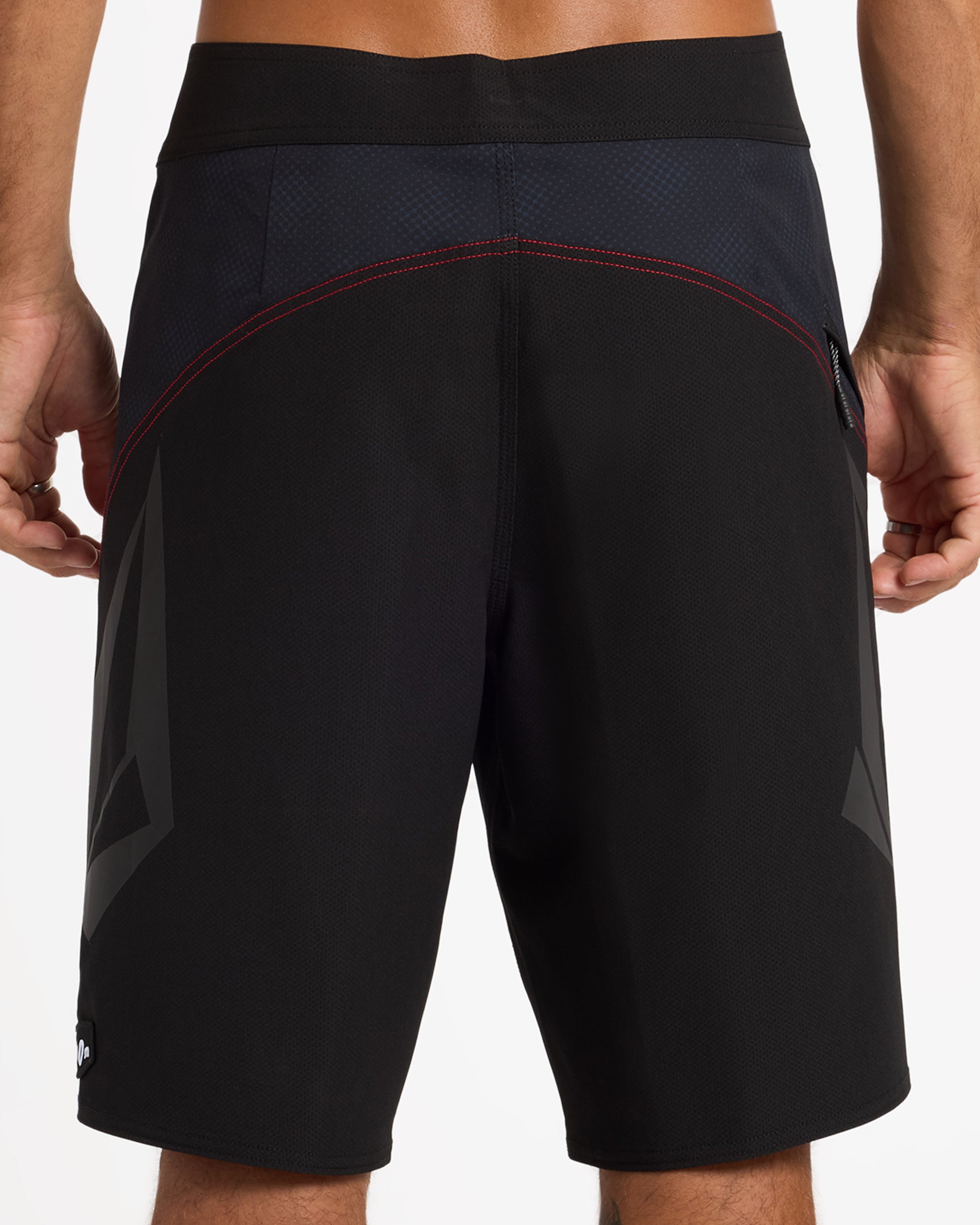 ucybs03000_volcom_blk_bck6