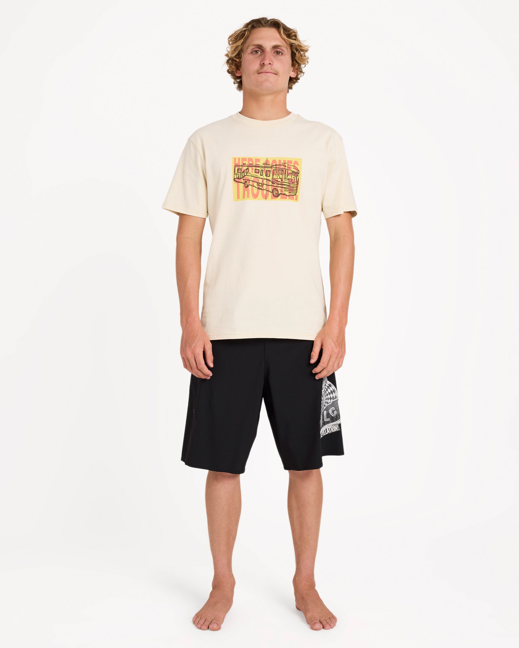 ucybs03004_volcom_blk_frt9