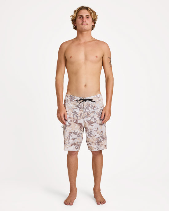 ucybs03007_volcom_cam_frt9