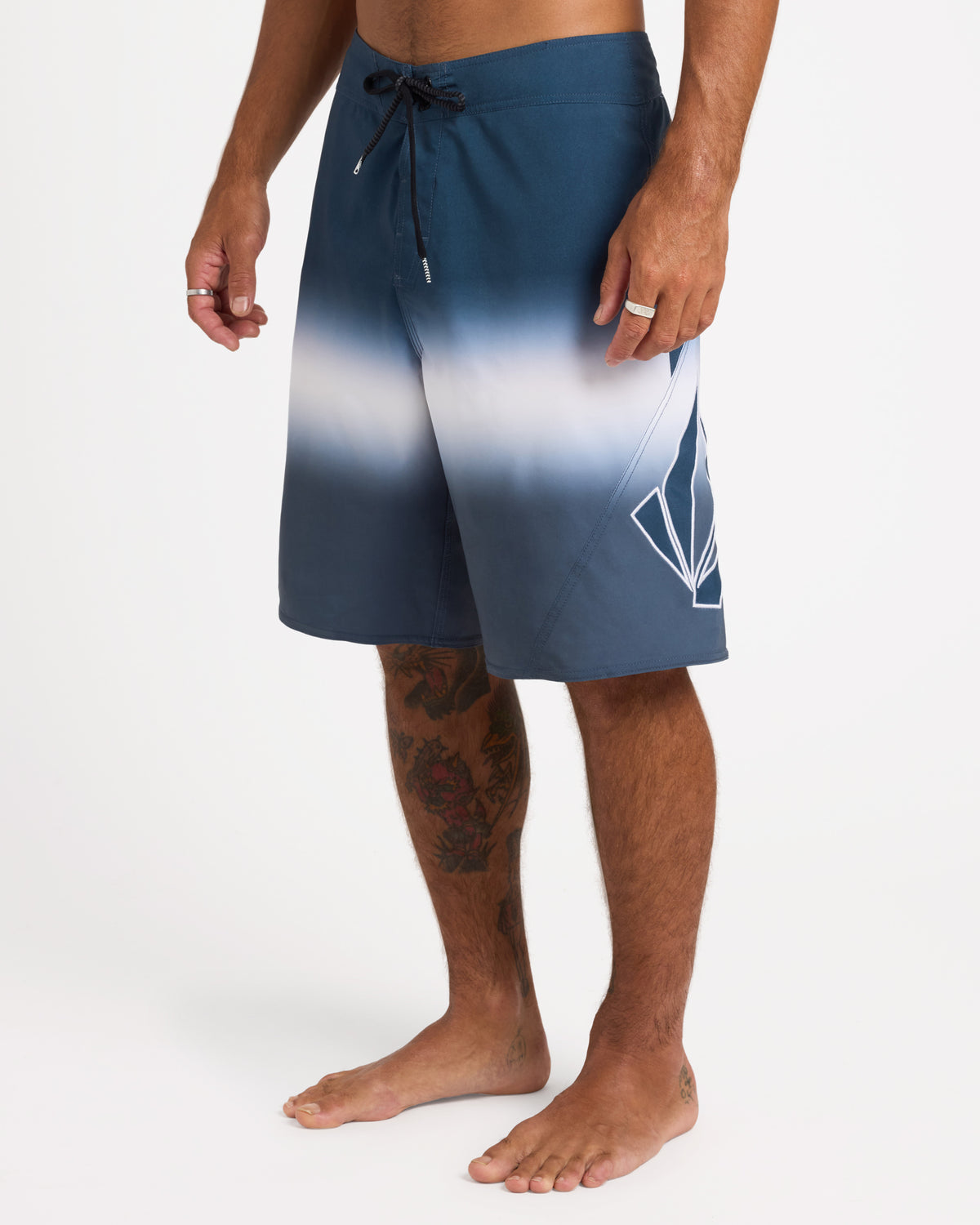 ucybs03014_volcom_mid_sd1