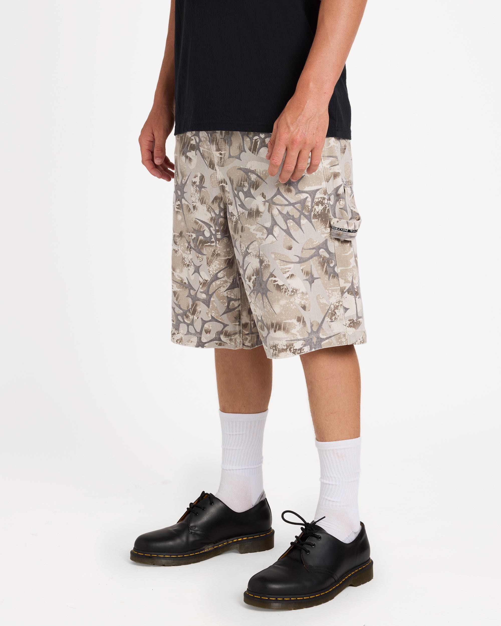 ucyds03001_volcom_cam_sd1