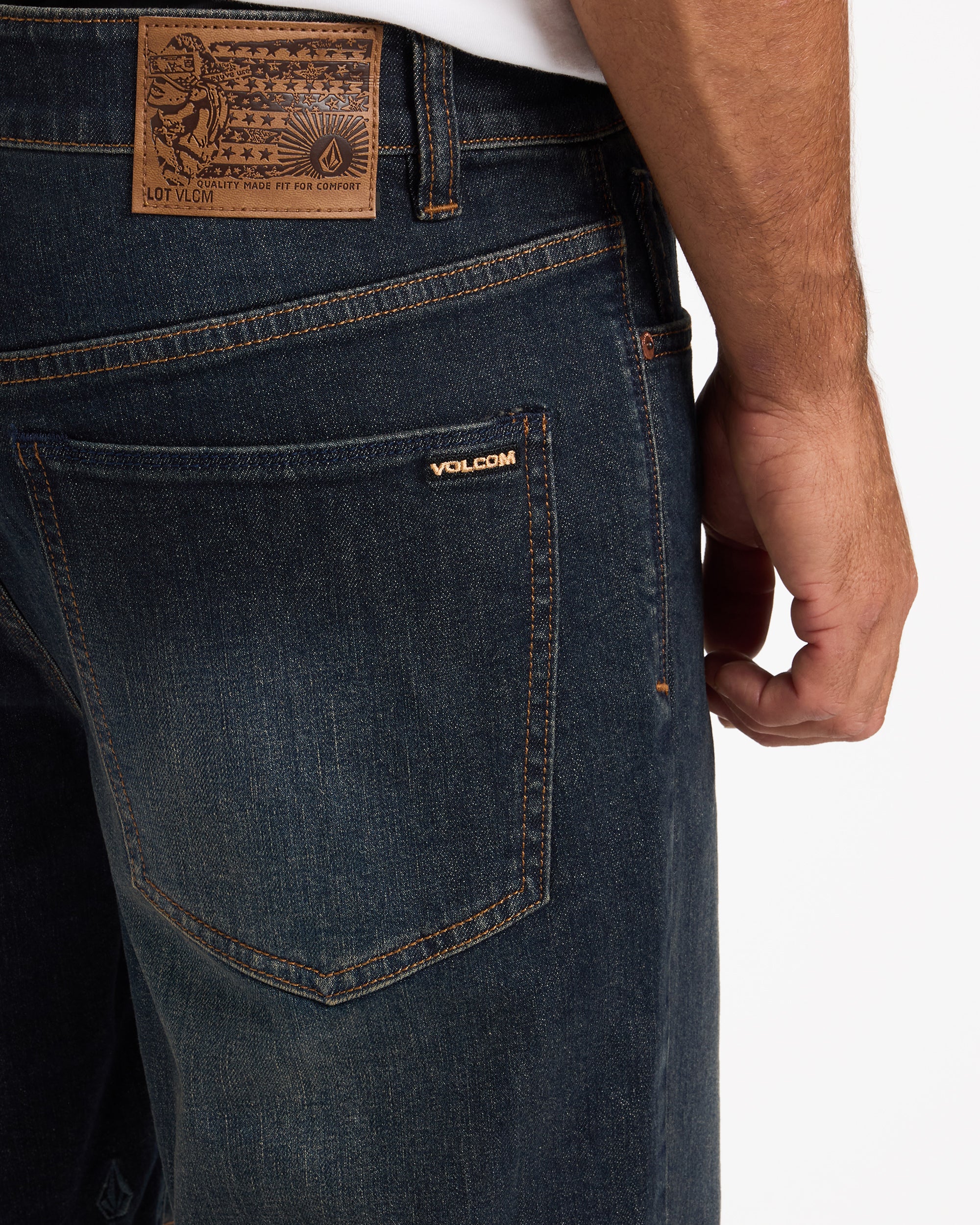 ucyds03002_volcom_nvb_dtl1