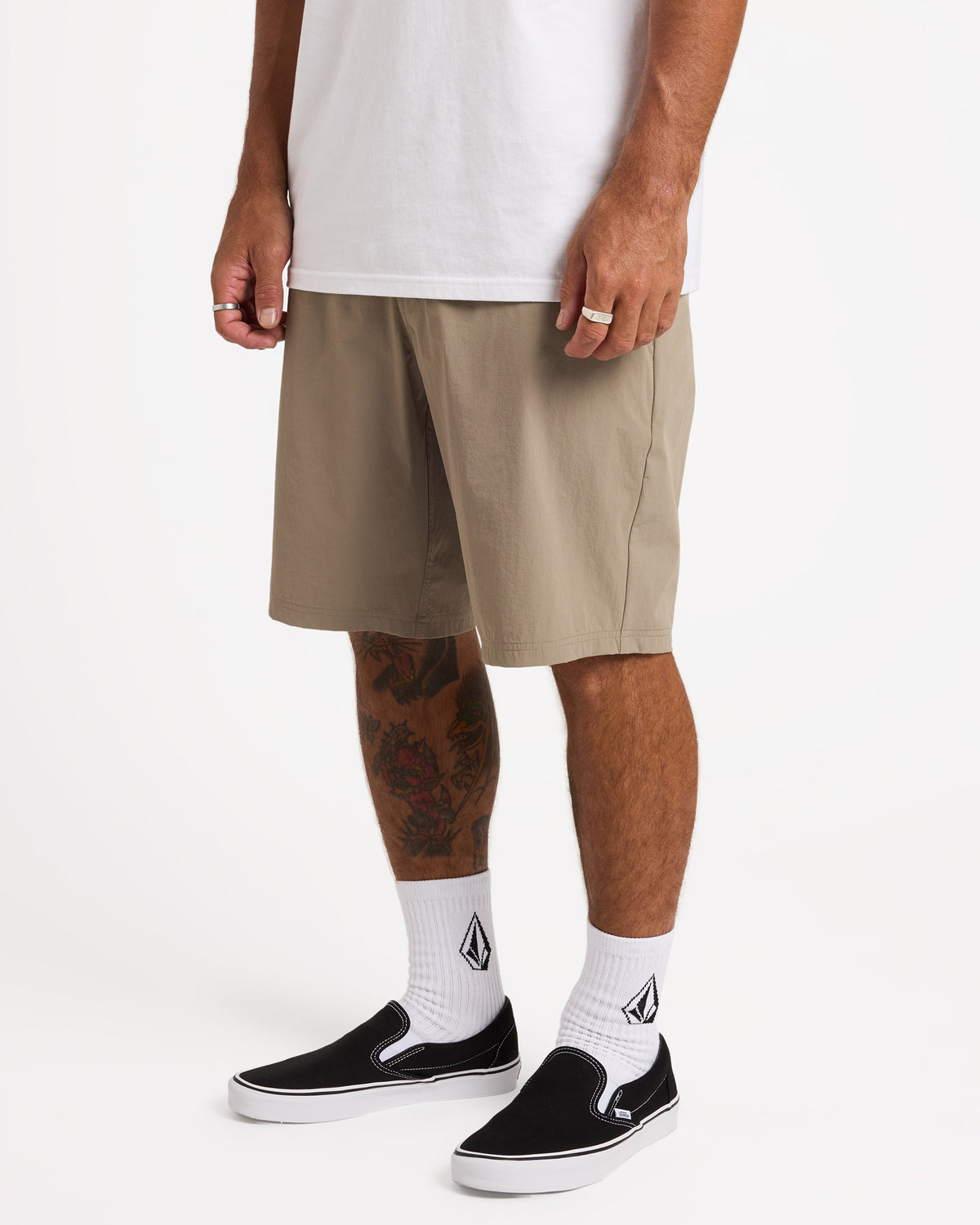 ucyhy03002_volcom_bnl_sd1