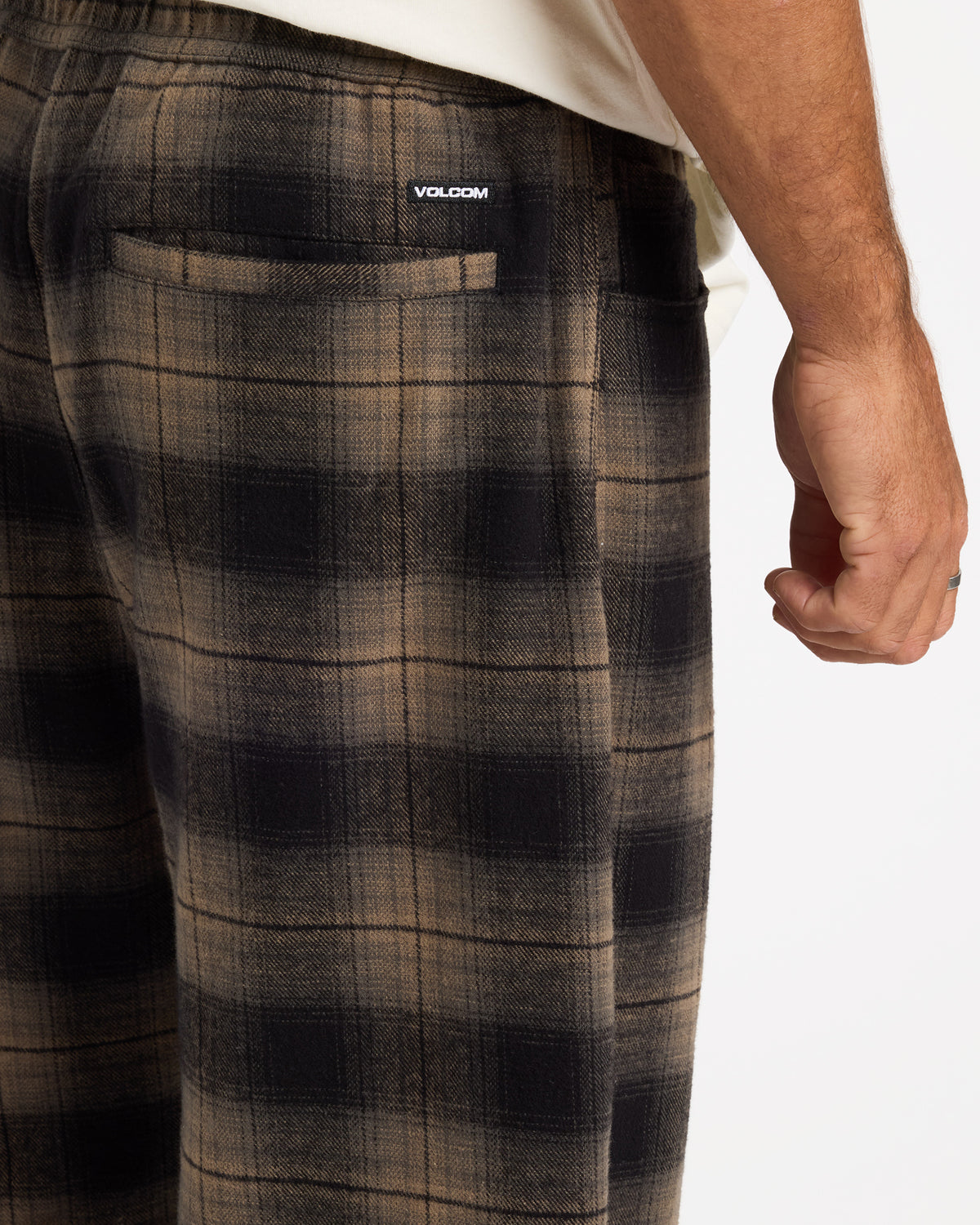 ucyws03004_volcom_eth_dtl1