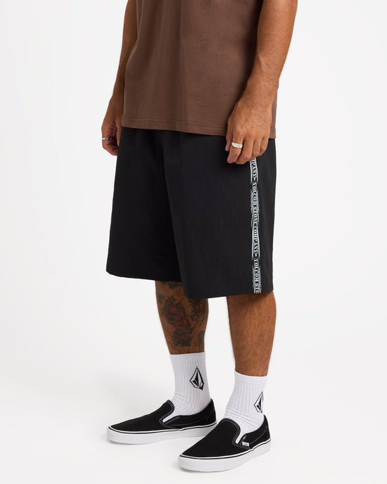 ucyws03012_volcom_blk_sd1