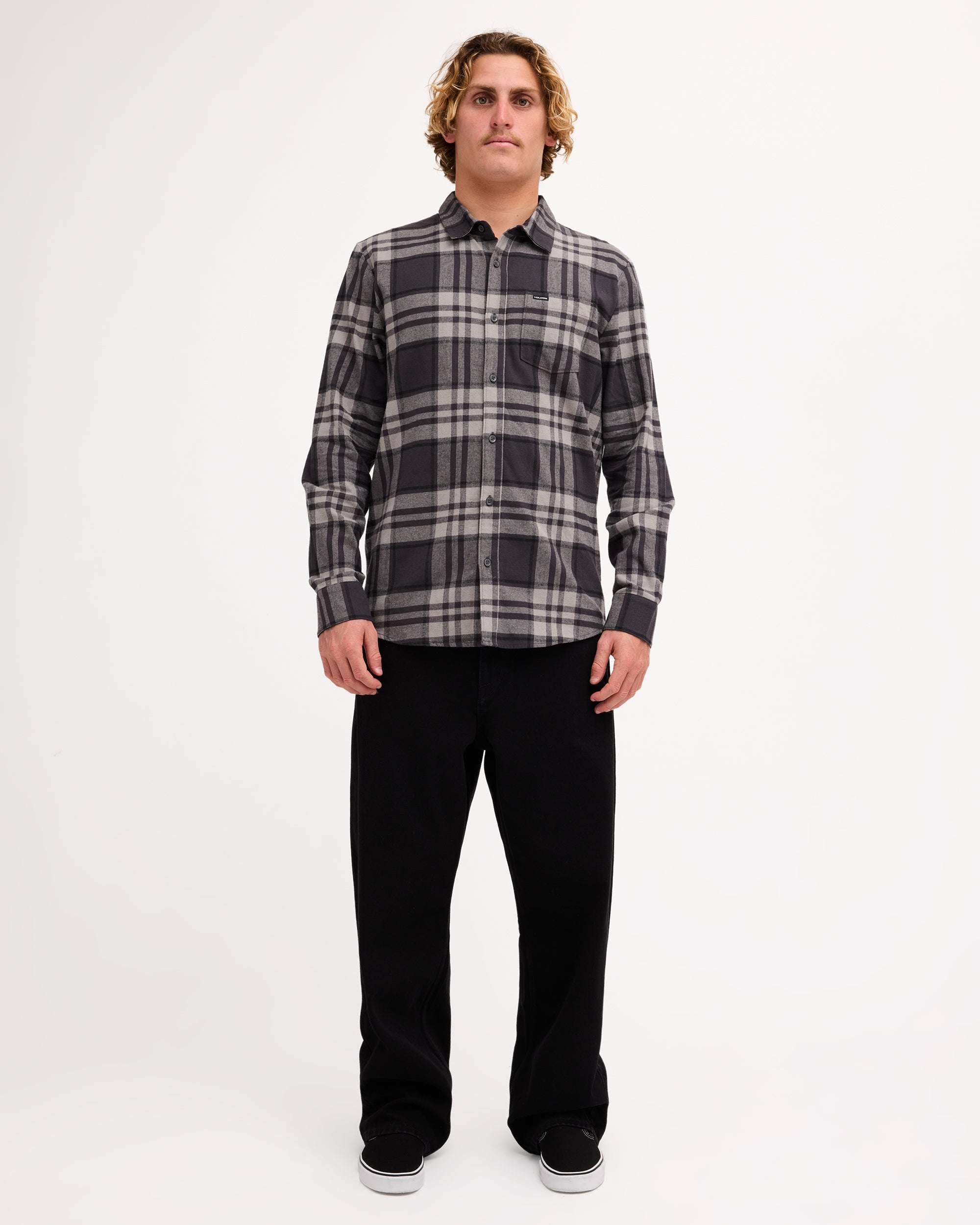 ucywt03008_volcom_asb_frt9