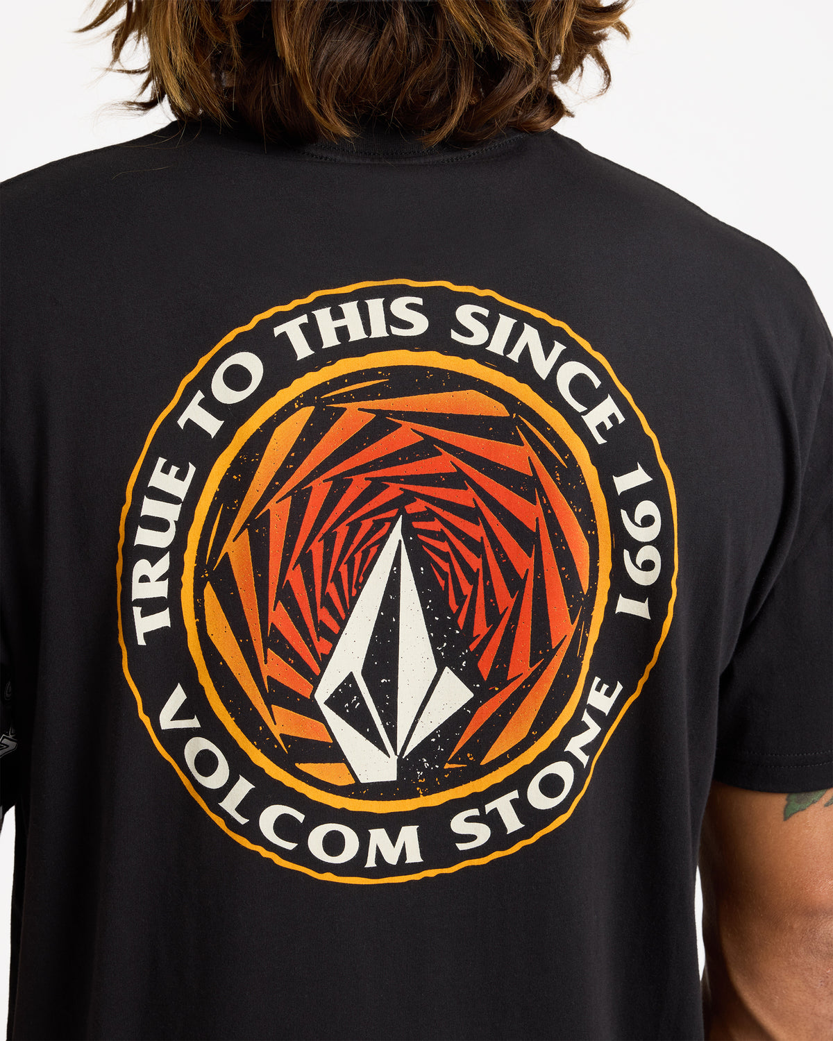 ucyzt03037_volcom_blk_dtl1