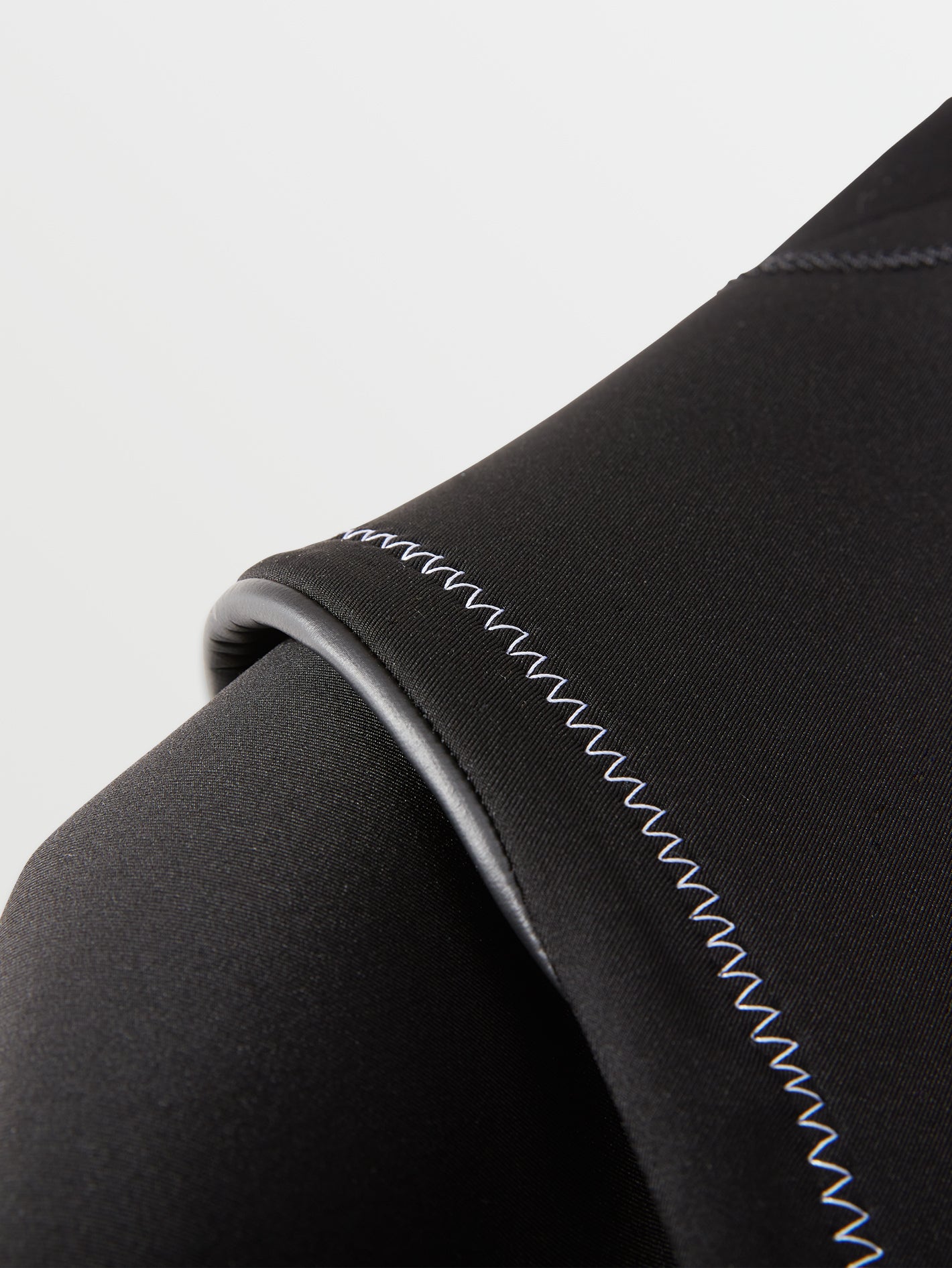 Modulator 3/2mm Chest Zip Wetsuit - Black (A9532203_BLK) [14]