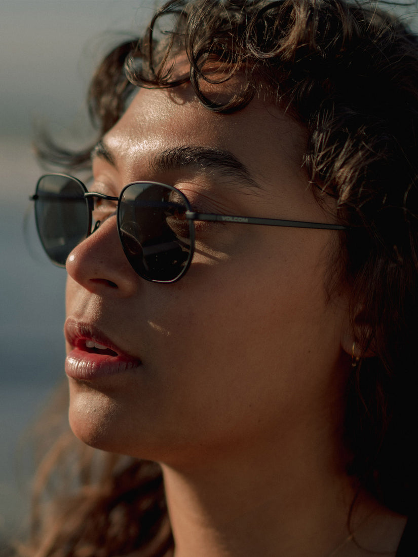 Happening Sunglasses - Matte Black Grey