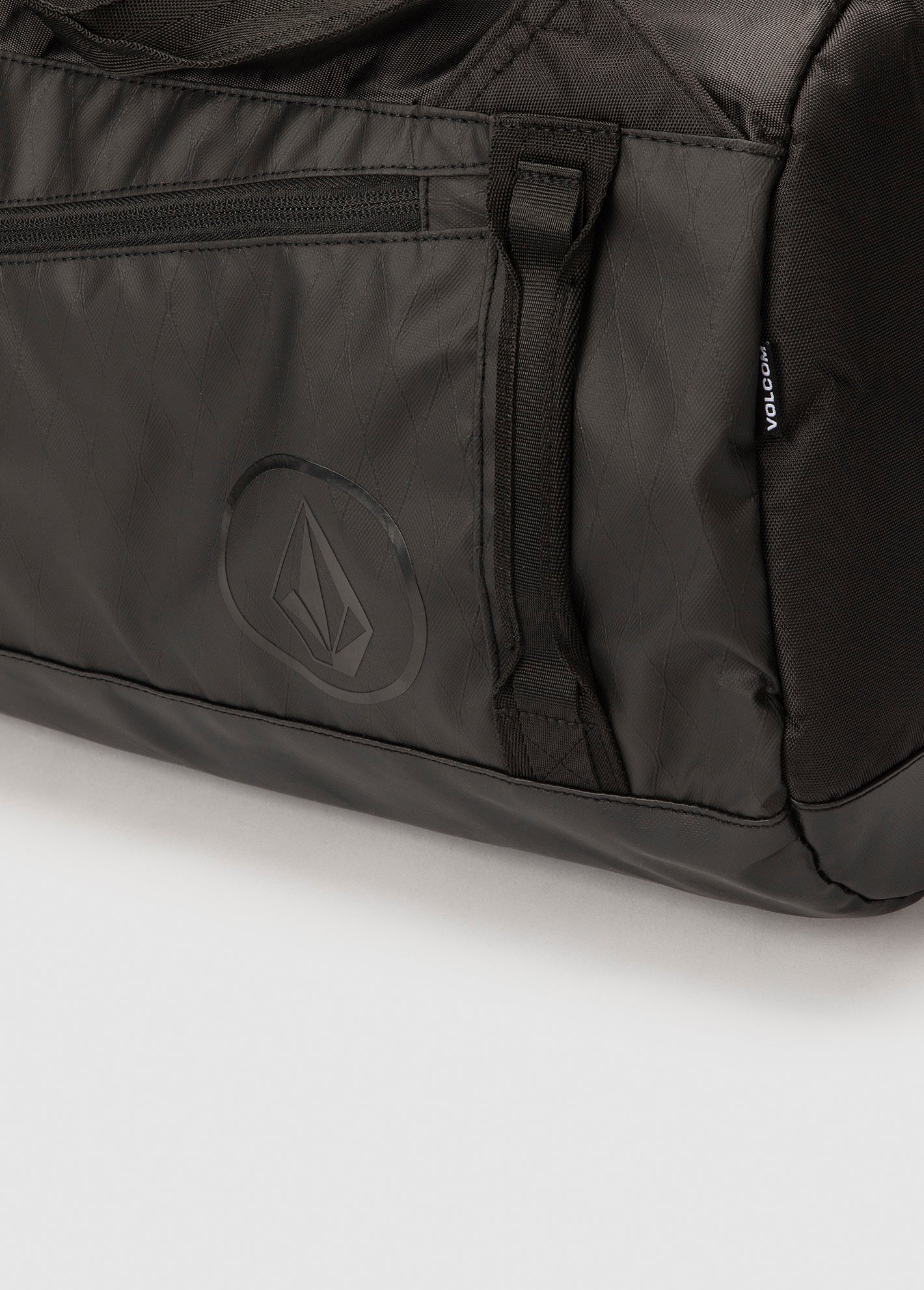 Altitude Travel Duffel - Black (VMXX04LMED_00BLK) [4]